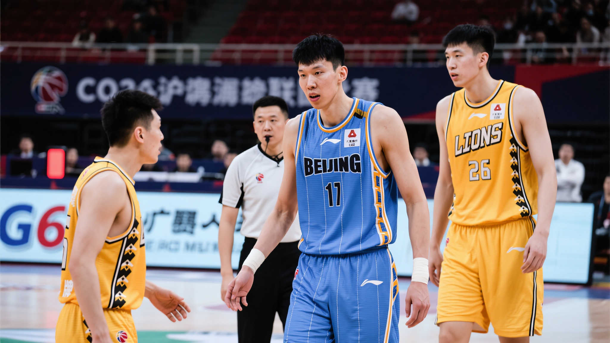 斯和吉鲁在 斯和吉鲁在